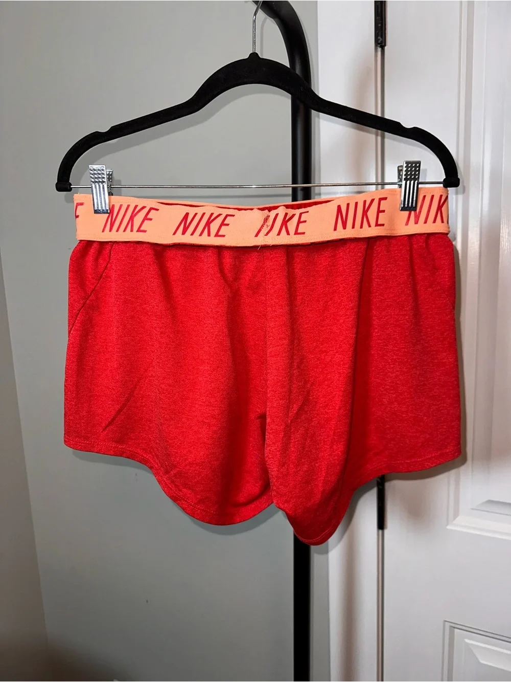 Nike Dri Fit Size Medium Women's Red Logo Elastic-Waist Shorts